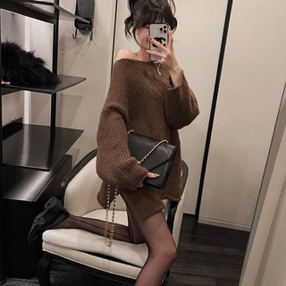 Áo len trễ vai