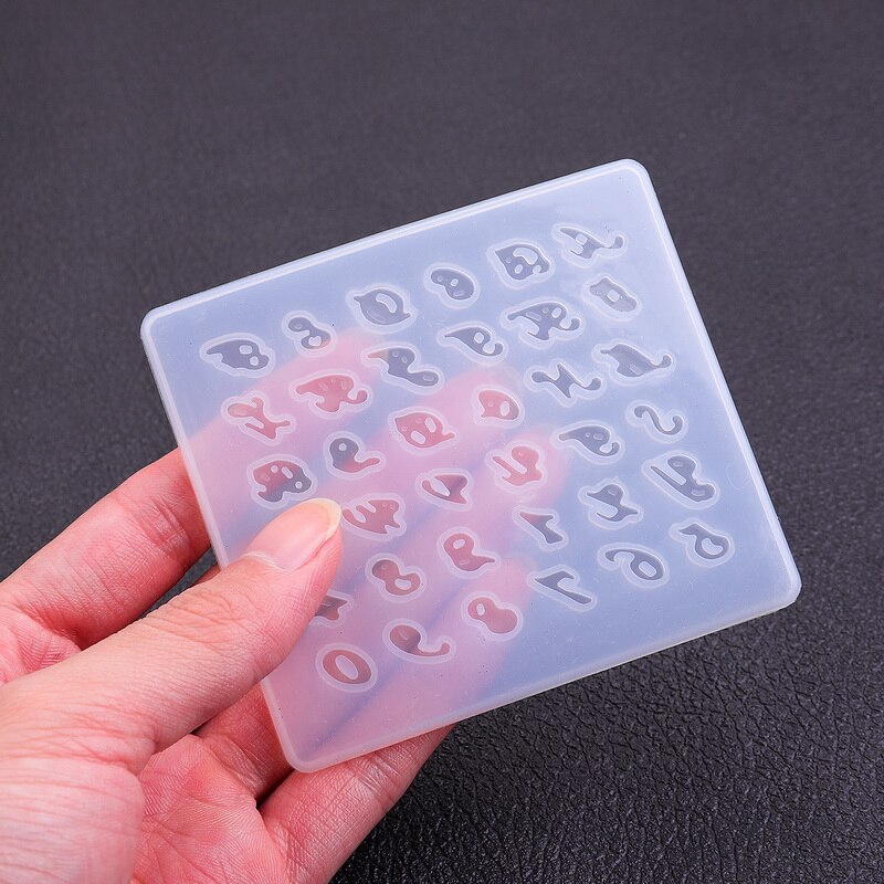 Khuôn làm mặt dây chuyền đổ resin bằng silicon hình trái tim/ nút áo/chữ cái