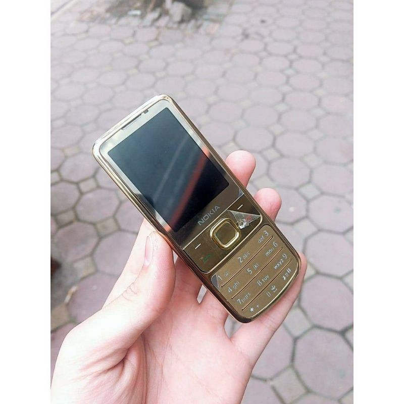Điện thoại nokia 6700 goll và vàng hồng