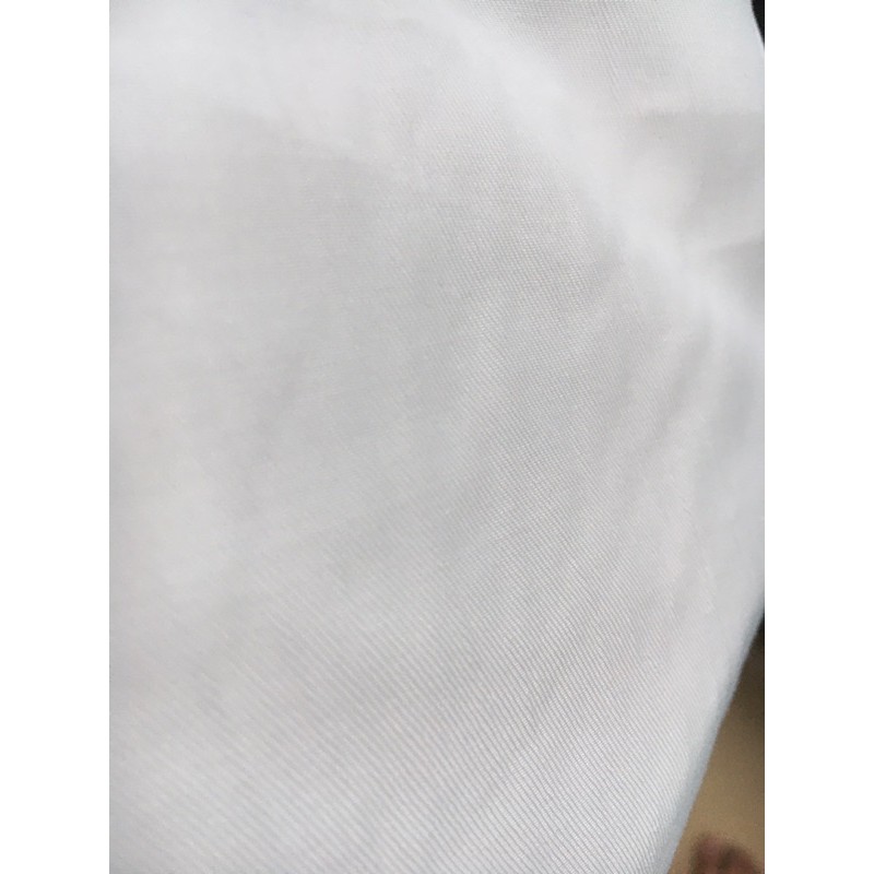 Đầm Bẹt vai xoè tay bồng