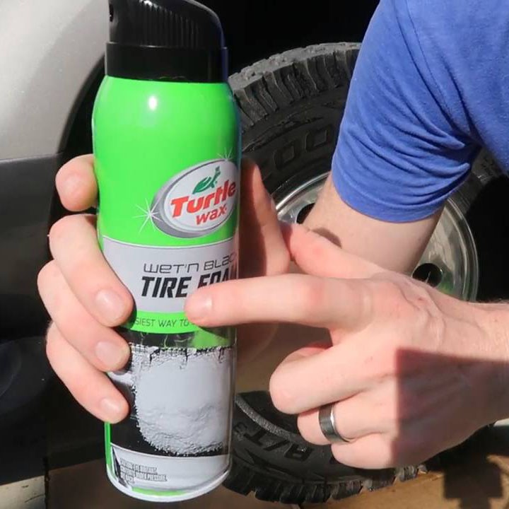 Làm sạch Bảo dưỡng lốp vỏ xe Turtle Wax Tire Foam &amp; Shine 510g