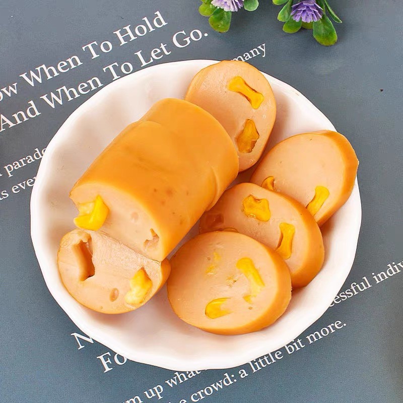 Xúc xích ngô, cay ăn liền thơm ngon