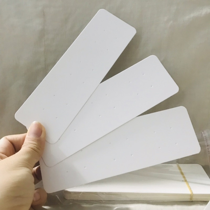 100 bìa treo khuyên trơn ( không chữ), thẻ treo bông tai, Earring hang tags, giấy dày, kích thước 5x15cm