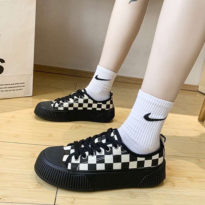 Giày sneaker bigsize thể thao nữ độn đế sọc caro phong cách học sinh Hàn quốc BRATINA G010