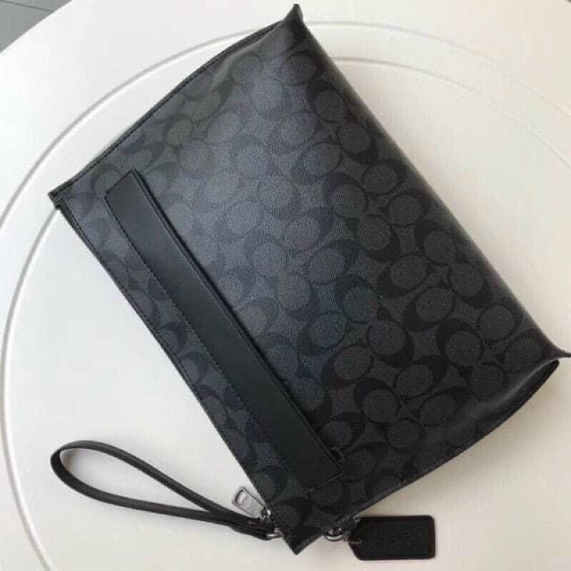 Clutch Coach Carryall Pouch | BigBuy360 - bigbuy360.vn
