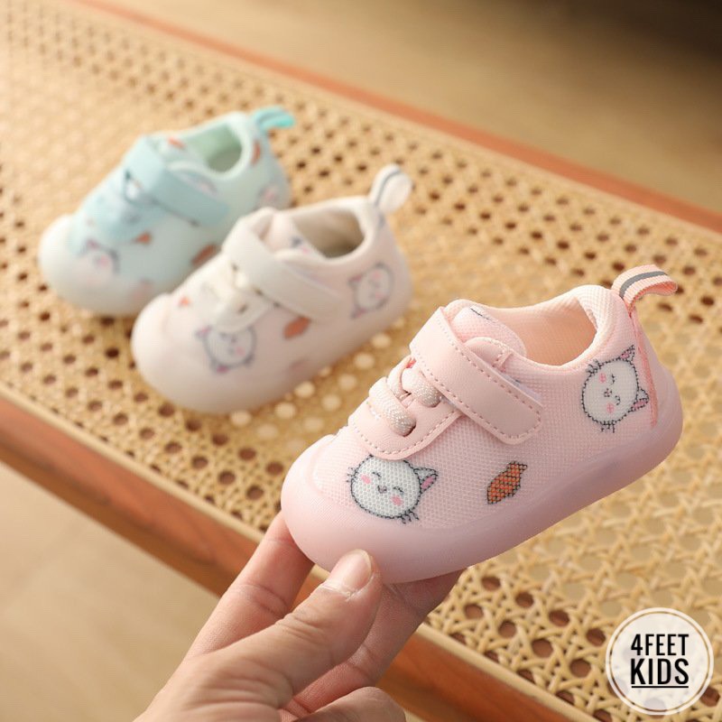 Giày tập đi G-Duck đế mềm chống trơn trượt bé trai/ bé gái từ 6 Tháng Tuổi, Siêu Đáng Yêu với họa tiết Vịt Vàng