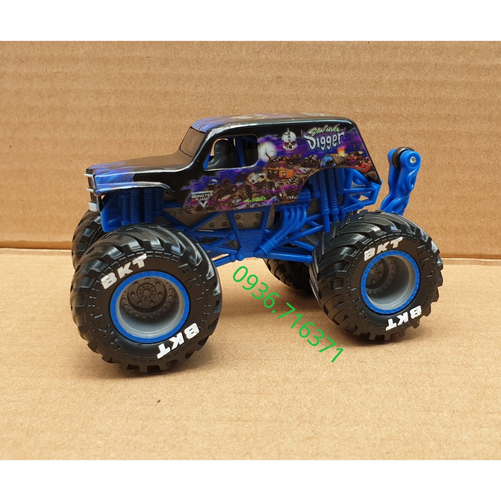 Mô hình xe tải quái vật Monster Jam MJ45 hàng Spin Master Canada