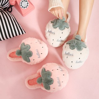 Đôi dép lông bít mũi mang trong nhà ấm áp phối hình quả dâu dễ thương cho nữ