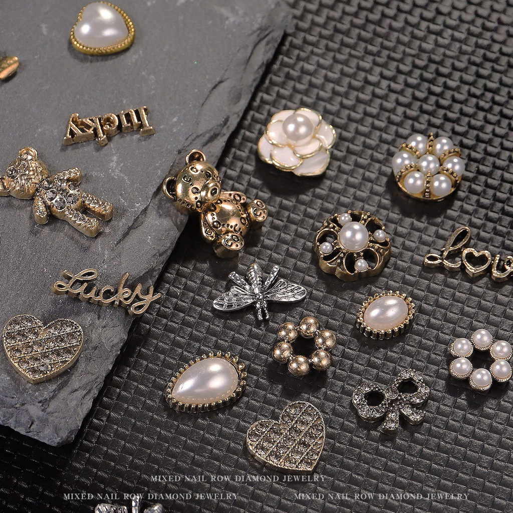 Set 8 / 10 / 20 Phụ Kiện Kim Loại Trang Trí Móng Tay Nhiều Hình Dạng Không Phai Màu Phong Cách Cổ Điển Cho Nữ Charms
