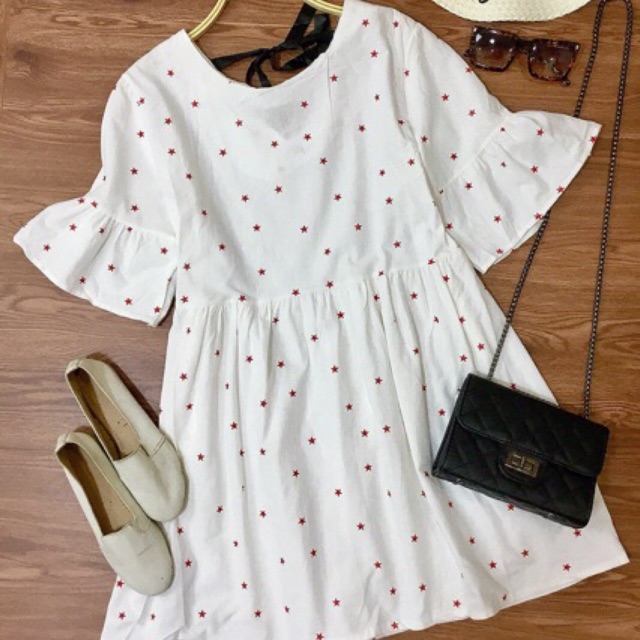 Đầm babydoll tay loe