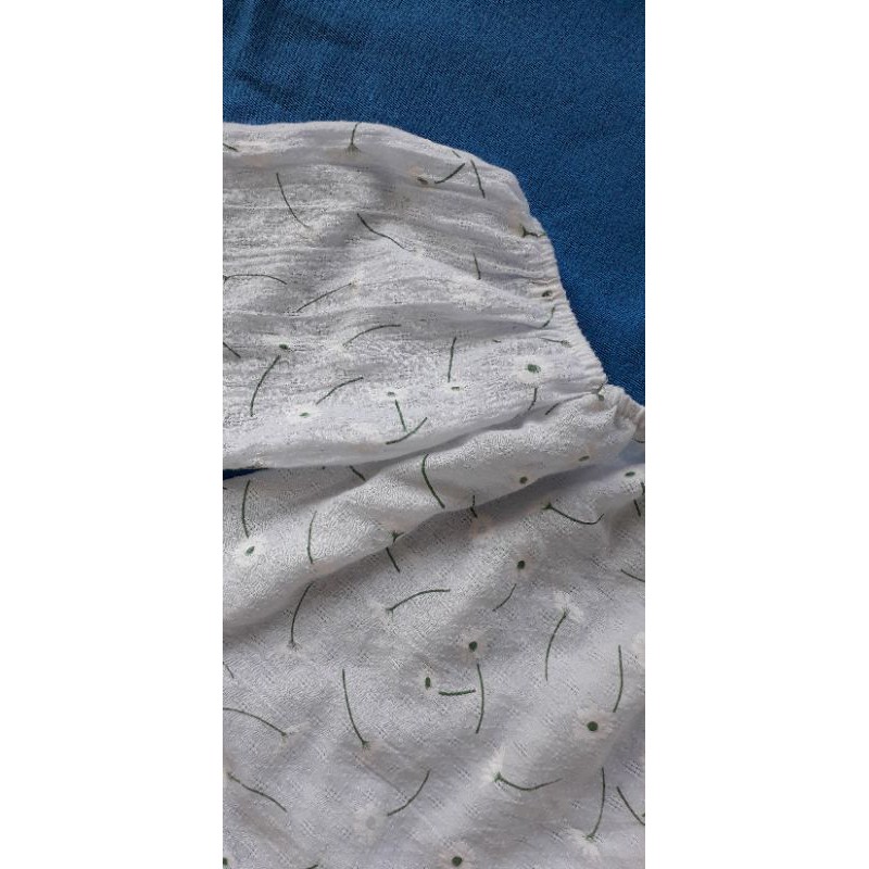 Pass croptop hoa trắng như hình