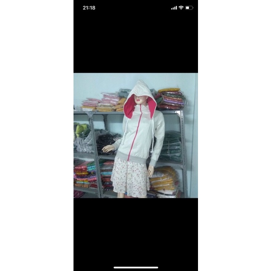 ÁO KHOÁC CHỐNG NẮNG NÓN TO TAY XỎ NGÓN nón to có túi trong túi áo có dây kéo  vải dày và mịn
