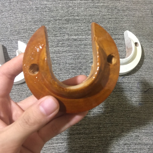 Bát gỗ đỡ thanh rèm