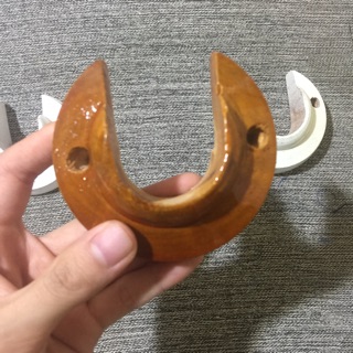 Bát gỗ đỡ thanh rèm