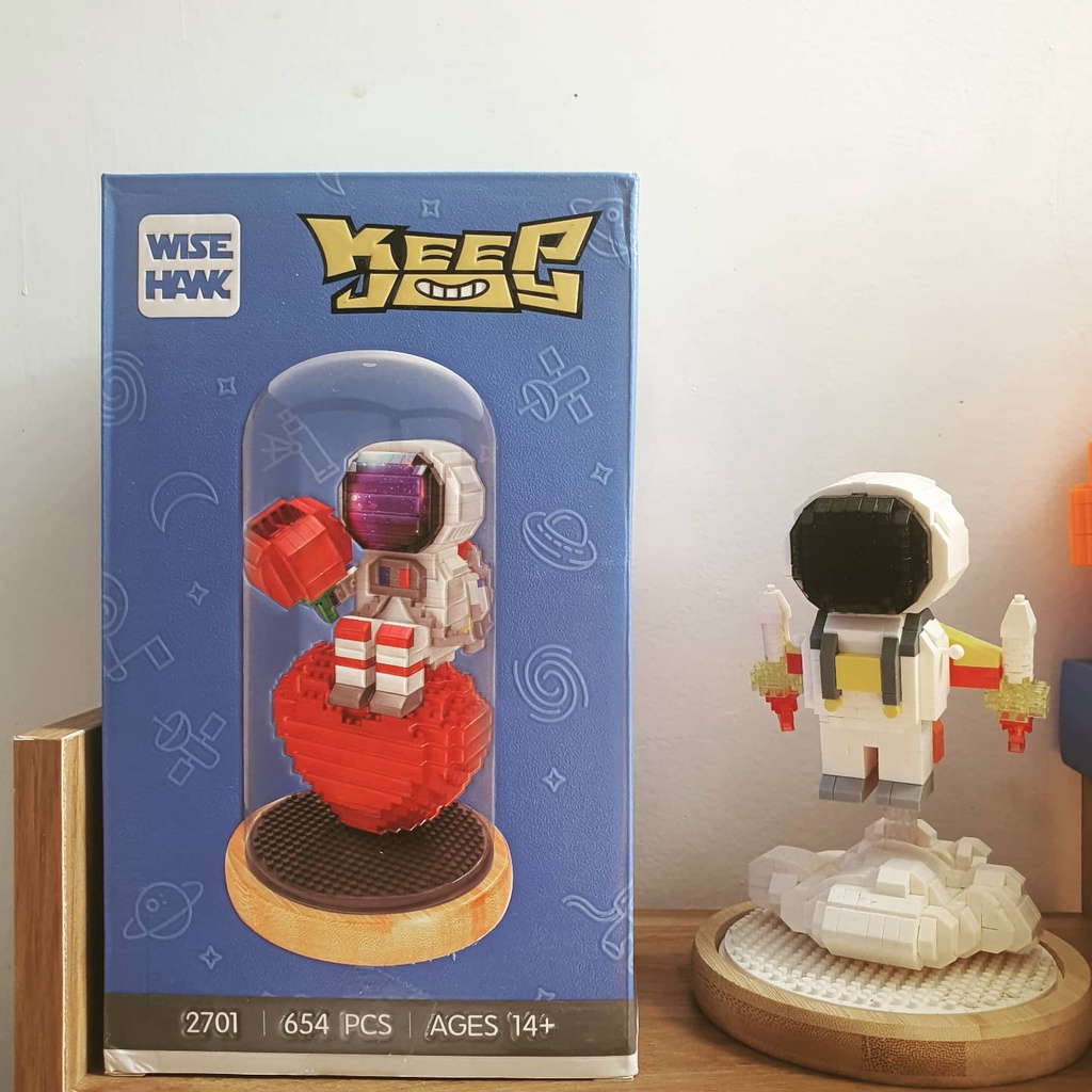Đồ chơi lắp ráp PHG + kèm lồng kiếng | Lego ASTRONAUT | NanoBlock Phi hành gia