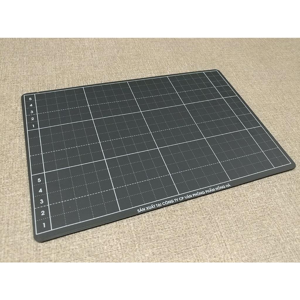 Bảng Phấn Học Sinh Mặt Gỗ - Kẻ Ô - Hồng Hà 3474 - Màu Đen