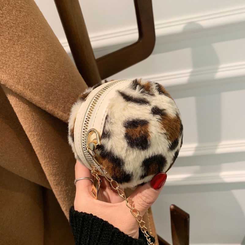 Túi Xách Đeo Vai Mini Hình Quả Bóng Đá Phủ Lông Dễ Thương Thời Trang Thu Đông Cho Nữ