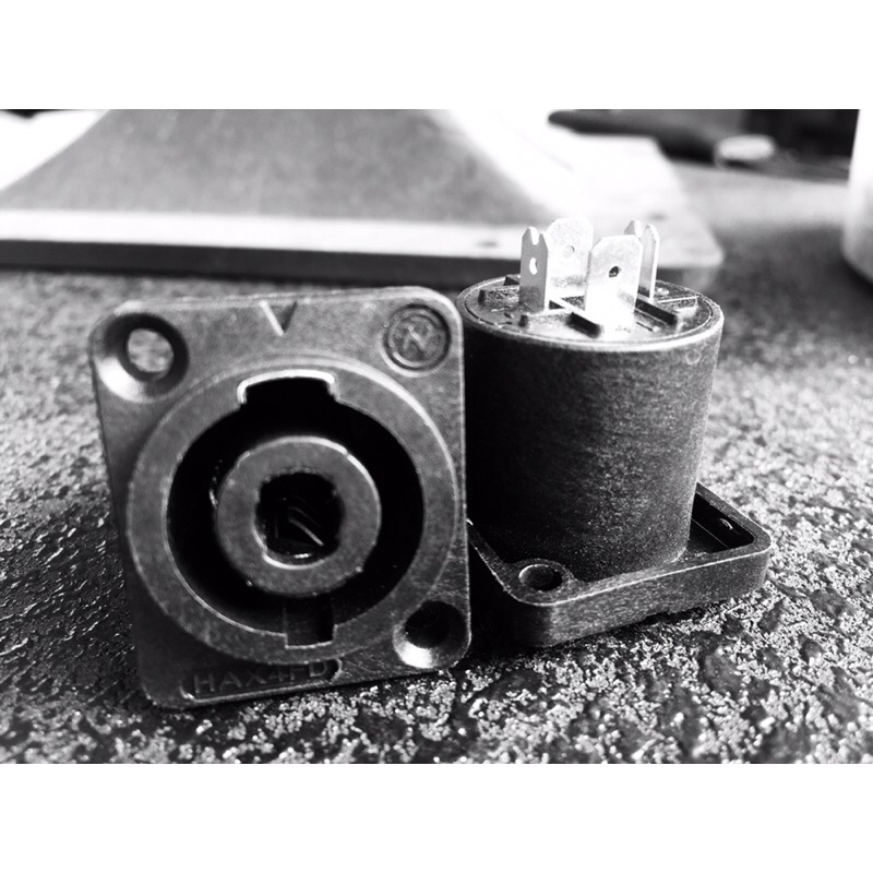 Rắc Newtrick cái 1 chiếc