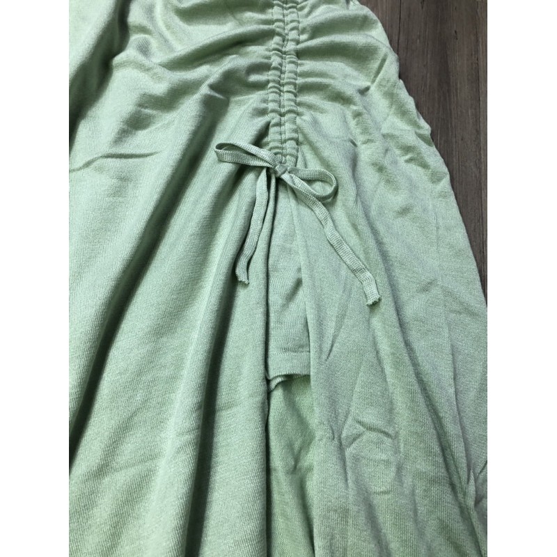 Chân váy len xoè dài