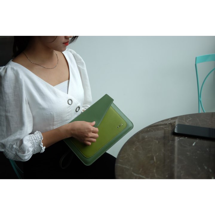 HERA – Tablet Clutch IW05-6064