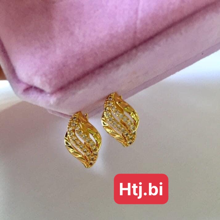 Bông tai nữ mạ vàng sát tai cực xinh htj