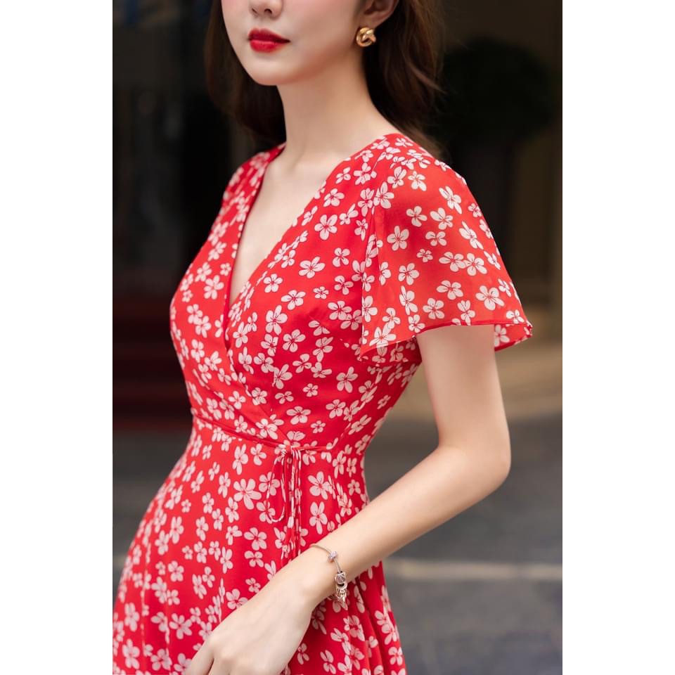Đầm du lịch, đi biển họa tiết hoa buộc eo màu đỏ đủ 4 size e-1231 | BigBuy360 - bigbuy360.vn