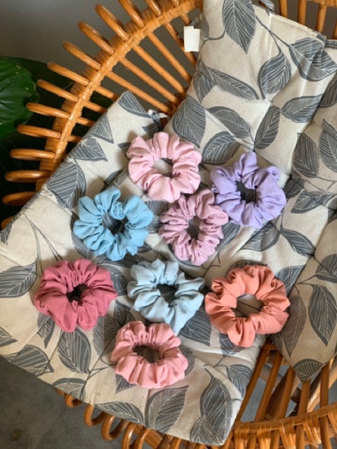 Scrunchies thêu tên theo yêu cầu