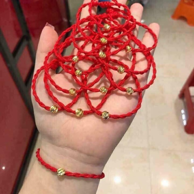 Vòng tay chỉ đỏ Thái Lan