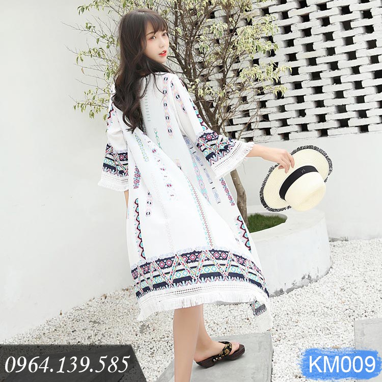 Áo khoác đi biển dáng kimono tay lỡ, họa tiết thổ cẩm viền tua rua, chất đẹp