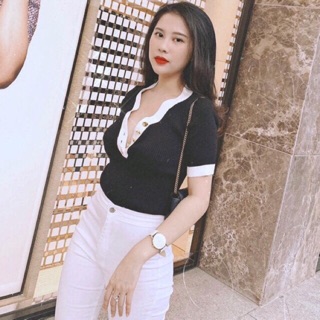 Áo thun gân viền cổ nút bấm
