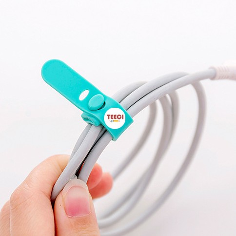 &lt;Ảnh Thật Shop Chụp&gt; Bộ 4 Dây Đai Silicon Cuốn Buộc Giữ Tai Nghe Cáp Sạc Chống Rối Có Nút Đính Chắc Chắn Nhiều Màu D112