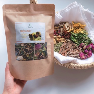 Thảo dược xông mặt hỗ trợ giảm mụn, thải độc