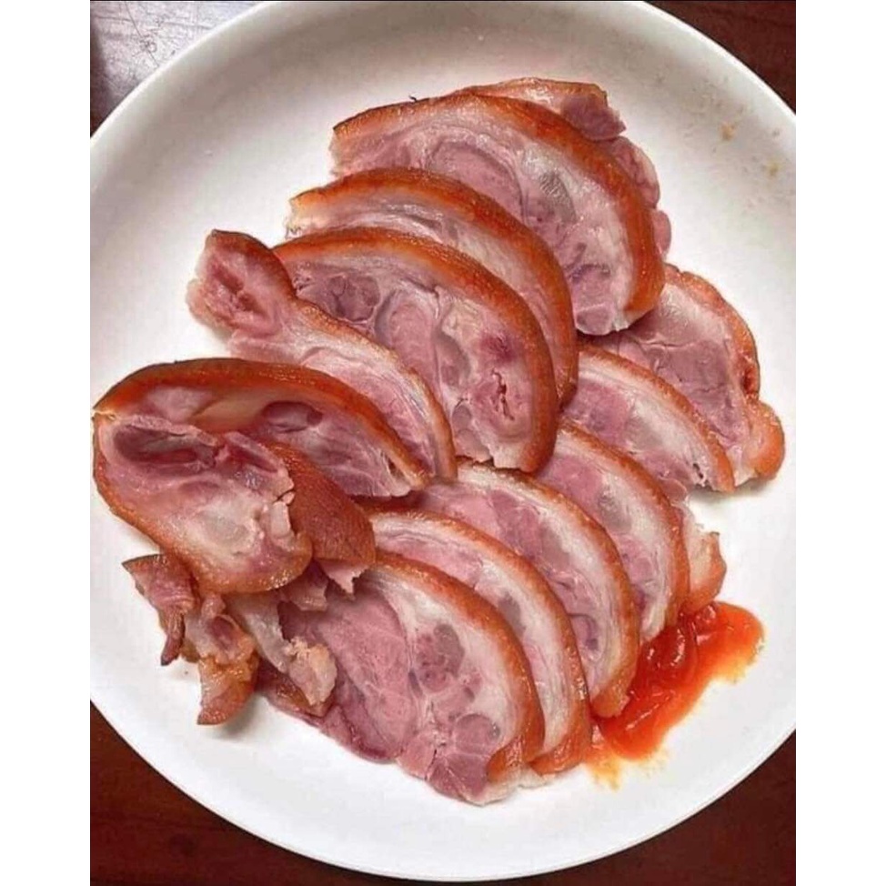 Bắp giò heo ủ muối. Trọng lượng: 300-350gram/bắp.Đã chín sẵn rã đông ăn ngay không cần chế biến lại. Giao hoả tốc HCM.