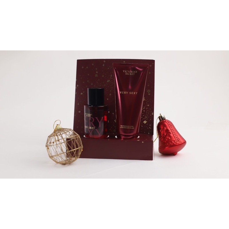 Bộ Sản Phẩm Victoria’s Secret Very Sexy Mist & Lotion (X'mas 2020) | BigBuy360 - bigbuy360.vn