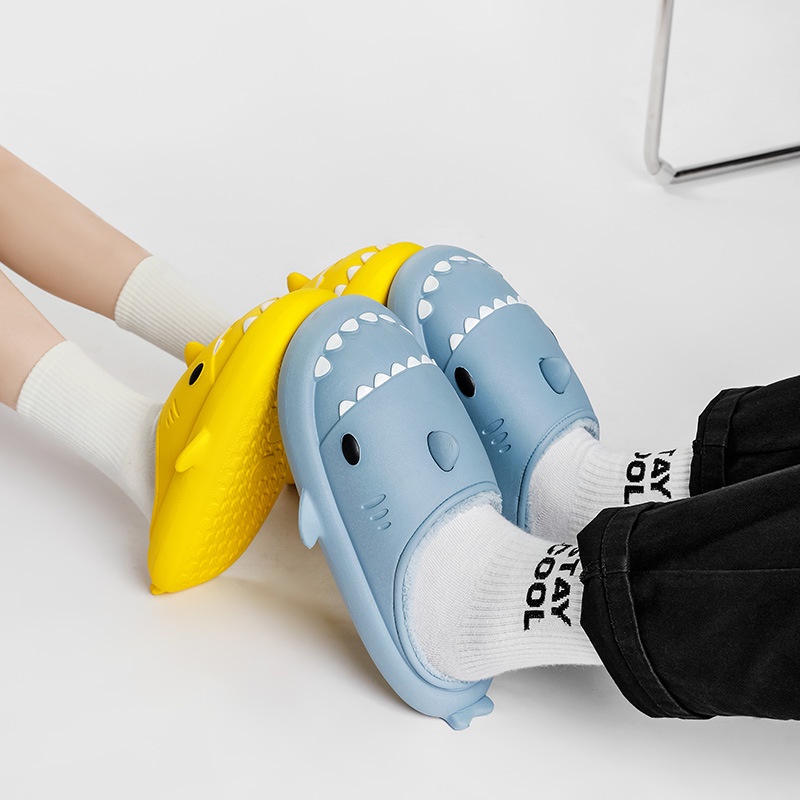 Dép khủng longDép Bông Đi Trong Nhà Đế Mềm Dày Dặn Chống Nước RKC150 Hình Cá Mập Cho Cặp Đôi