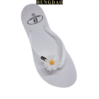 Dép xỏ ngón nữ HD đính sticker hoa cúc trắng đẹp dễ thương đi mưa đi biển thoải mái có đế chống trượt nhiều màu đủ size