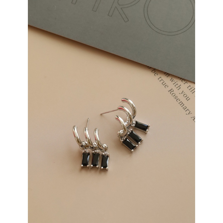 Khuyên Tai Đính Đá Zircon Đen Phong Cách Hàn Quốc Cổ Điển Độc Đáo