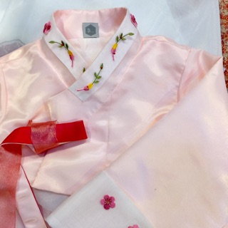 2 bộ Hanbok áo vạt ngang
