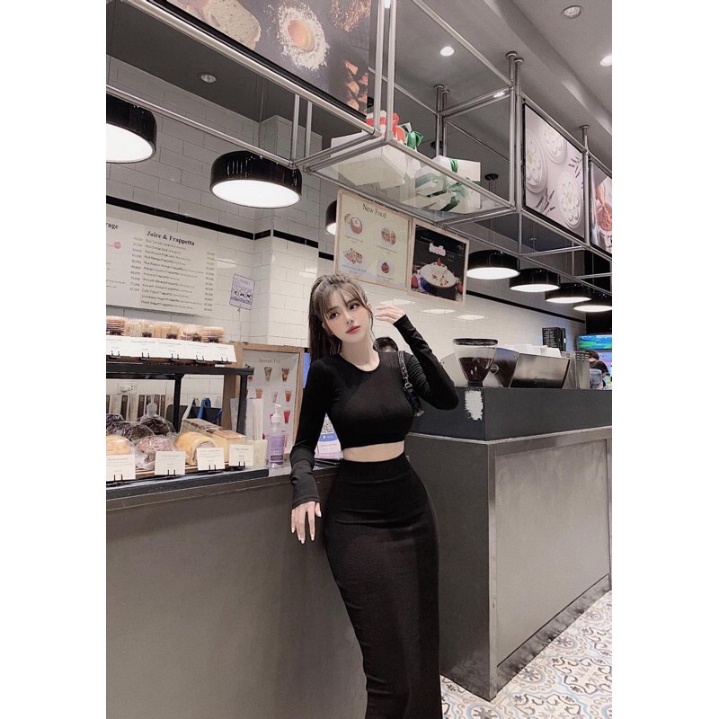 Set áo thun croptop tay dài + chân váy