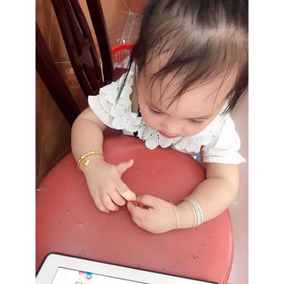 Lắc tay bạc con gà cho bé