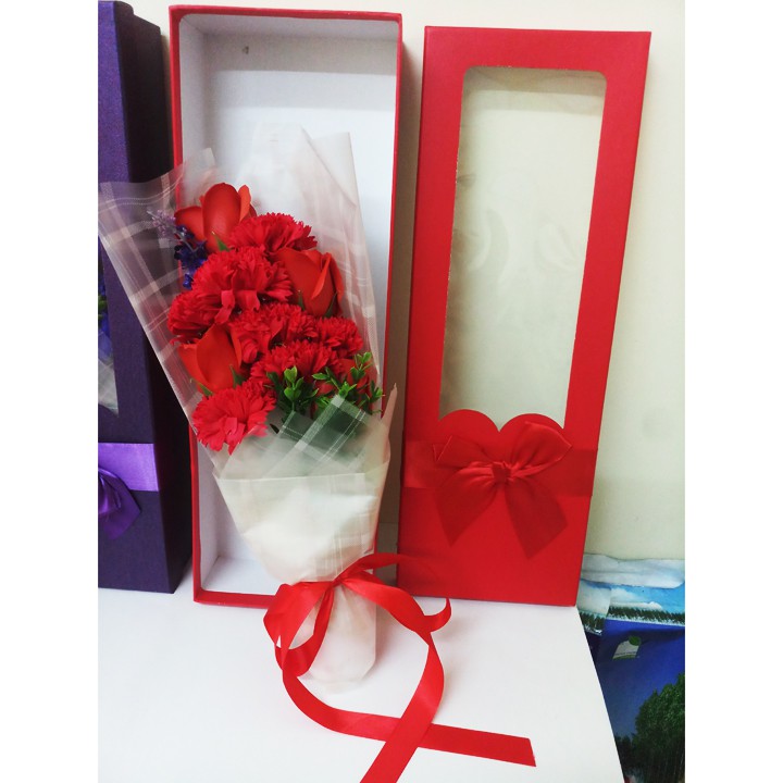 hoa giả trong hộp quà tặng, chất liệu xốp và nhựa đẹp như hoa hồng, cẩm chướng thật. Hộp lớn. Hoa1