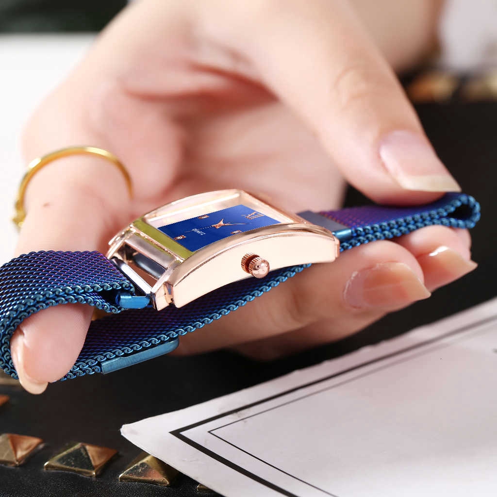 Đồng Hồ Đeo Tay Nữ Mặt Vuông Có Khóa Nam Châm | BigBuy360 - bigbuy360.vn