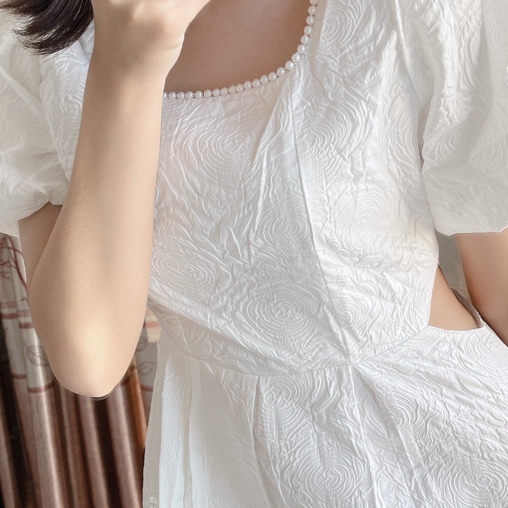 Đầm Váy Xốp Vân Hoa Tay Phồng Cổ Vuông Viền Ngọc Trai Tà Váy Xòe Dài Đến Đầu Gối Trẻ Trung | Smide Clothing