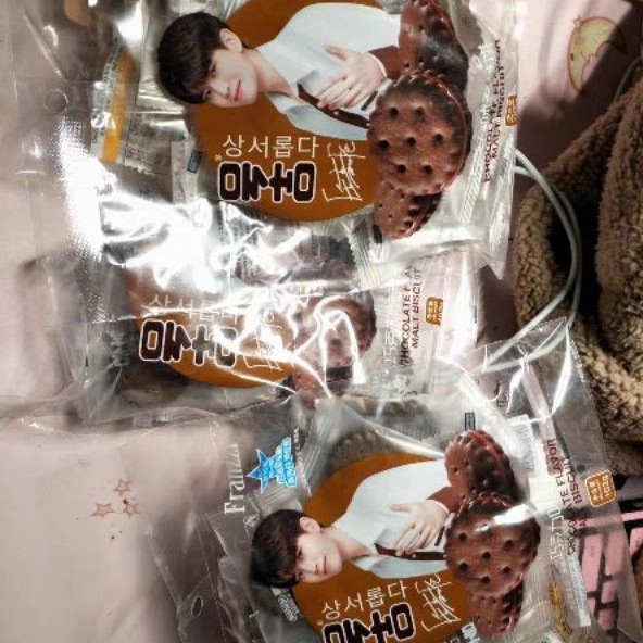 [Có sẵn] Bánh Quy Mạch Nha Trứng Muối, Trà Xanh, Sô Cô La Franzzi Gói 102g | BigBuy360 - bigbuy360.vn