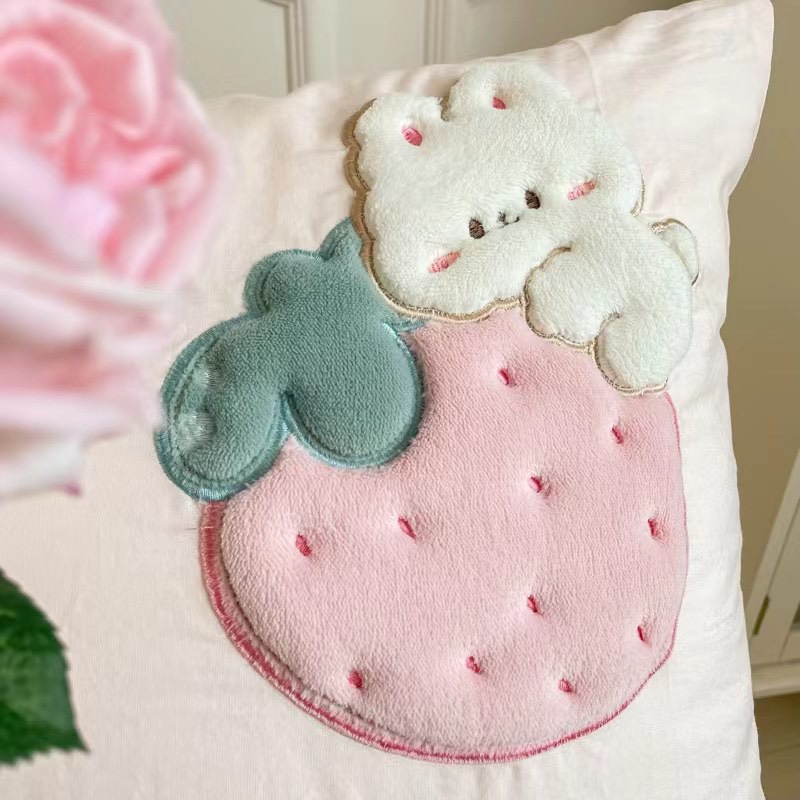 Bộ Chăn Ga Gối Cotton Linen Thỏ Ôm Dâu Tây Xinh Xắn Luna Bedding