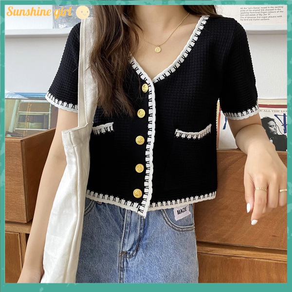 Áo Croptop Dệt Kim Tay Ngắn Cổ Chữ V Phối Bèo Thiết Kế Đục Lỗ Thanh Lịch