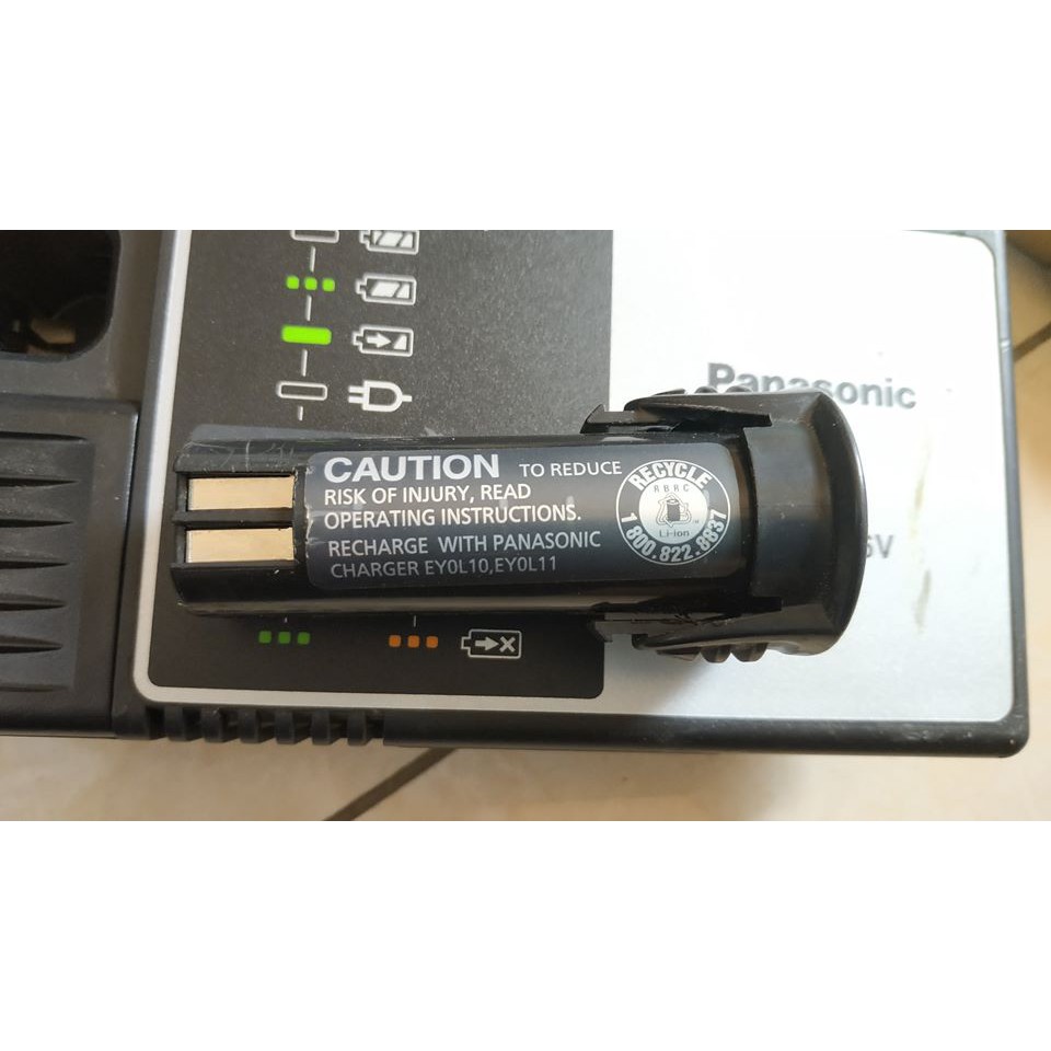 Sạc Panasonic EY0L11