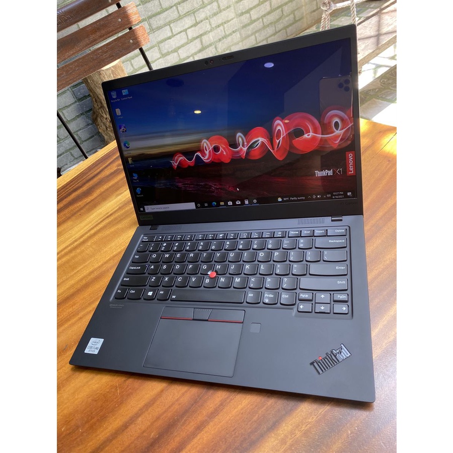 Lenovo Thinkpad X1 Carbon Gen 8  Core i7 - 10610u, 16G, SSD 512G, 4K, Finger, Face ID, 14in