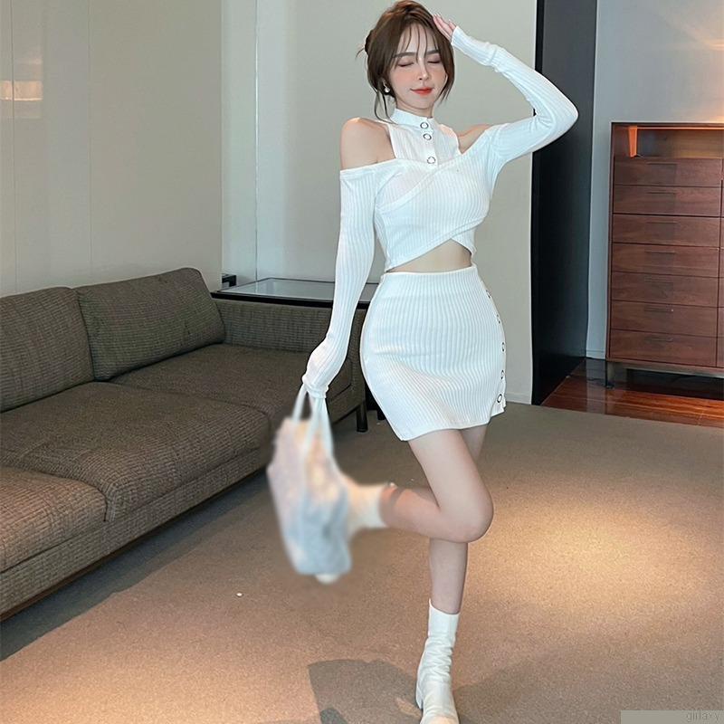 Set áo croptop trễ vai và chân váy cạp cao cá tính thời trang phong cách Hàn Quốc