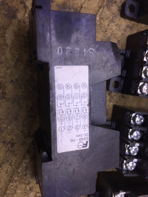 Cụm 4 relay cũ xịn rẻ